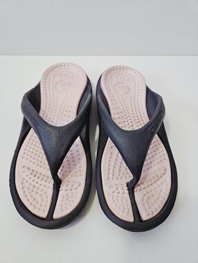 Crocs Athens Sandals Size 7 Flip Flip Slip On Shoes EUC